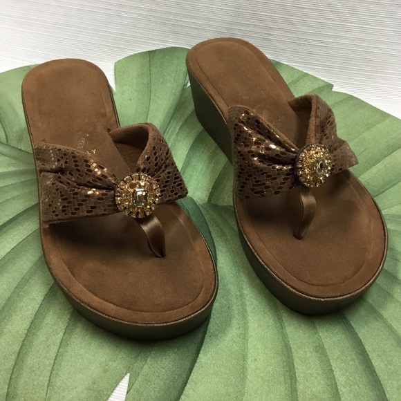 Bronze Thongs with Bling. Italian Shoemakers - Picture 2 of 8